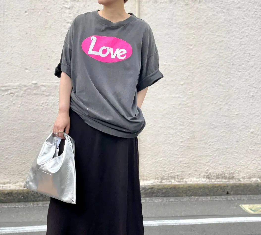 SAINT Mxxxxxx SS TEE/LOVE/BLK LOVE Pink Love Skull Distressed TEE Washed Black S-XL Cylindrical Fabric Ready-made Assute Dyeing Ma Liu Fading Washing Technology Top Printing Technology Handmade Graffiti Splashing Ink Correct Main Mark/Wash Mark/Anti-Counterfeiting Label Top Purchasing Level